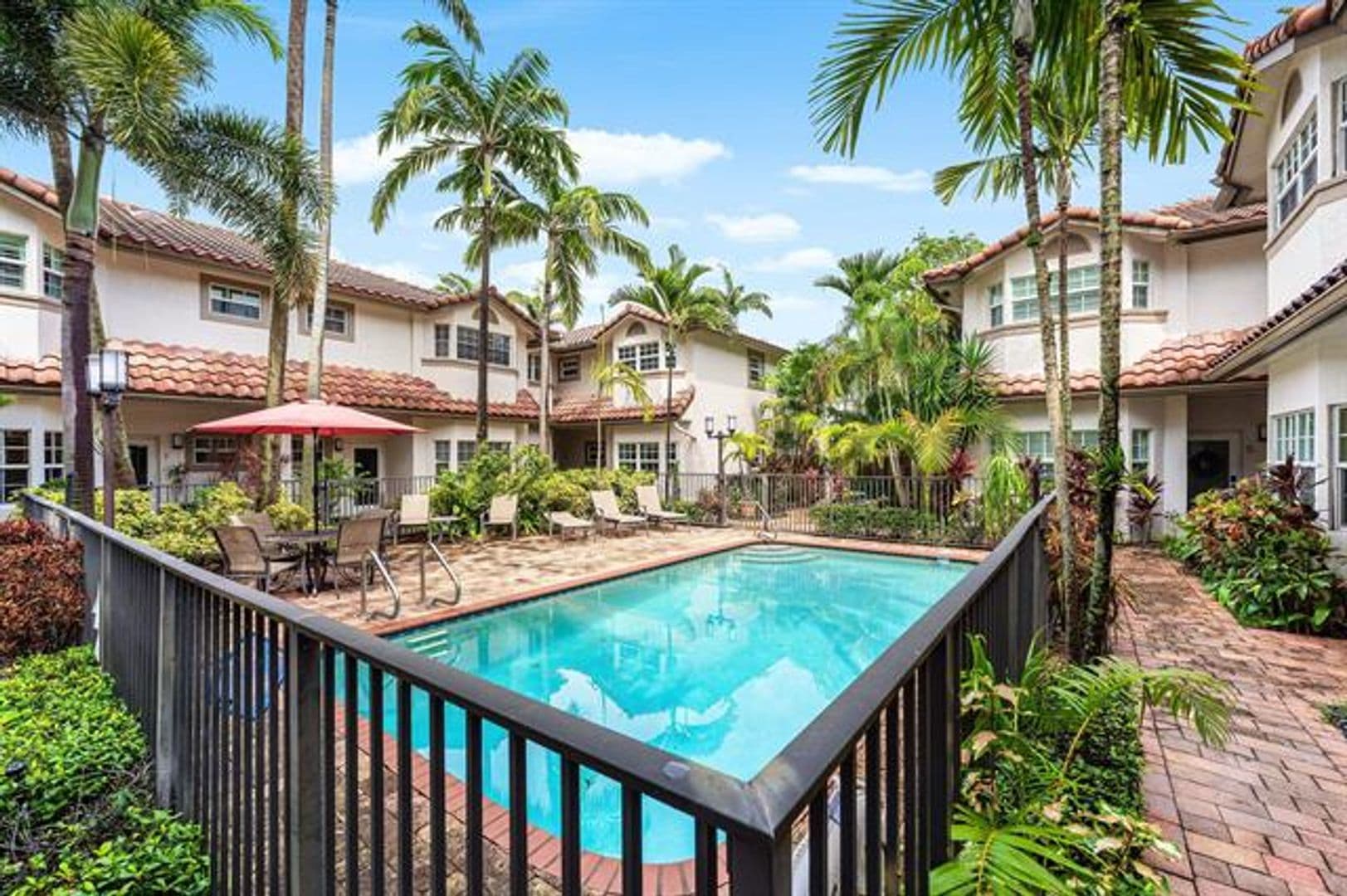 Fort Lauderdale Townhome: 620 NE 9th Ave th 4