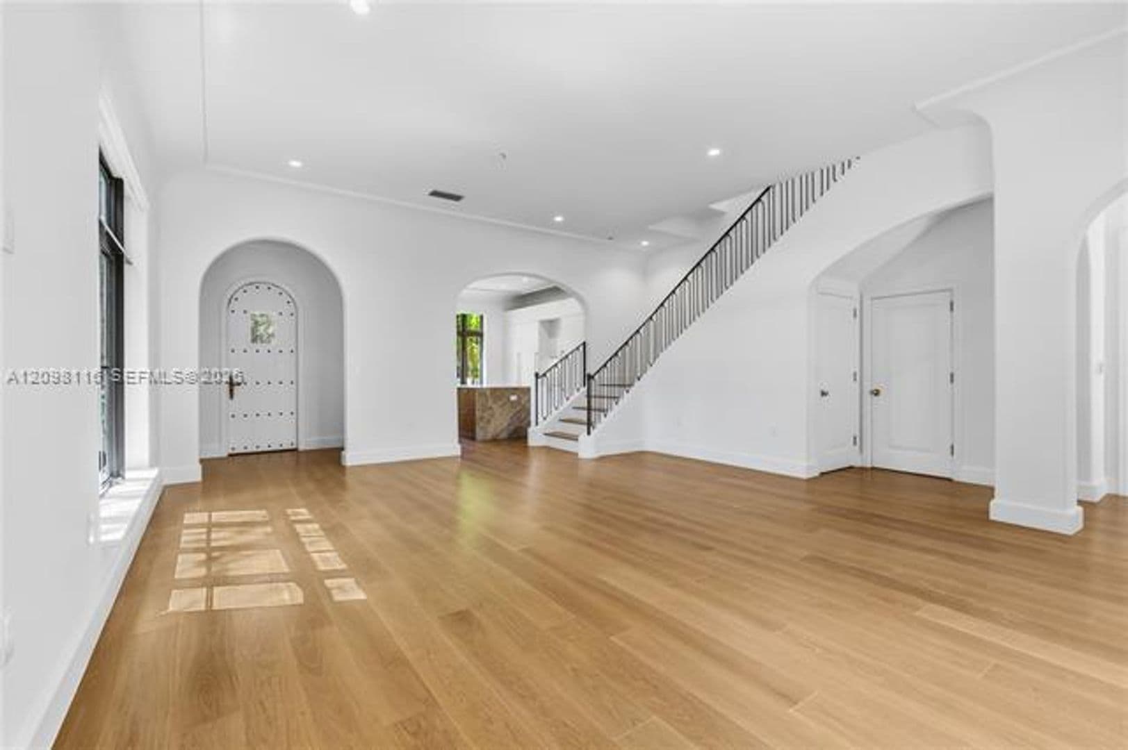 Coral Gables Condo: 555 Santander Ave cu-V4