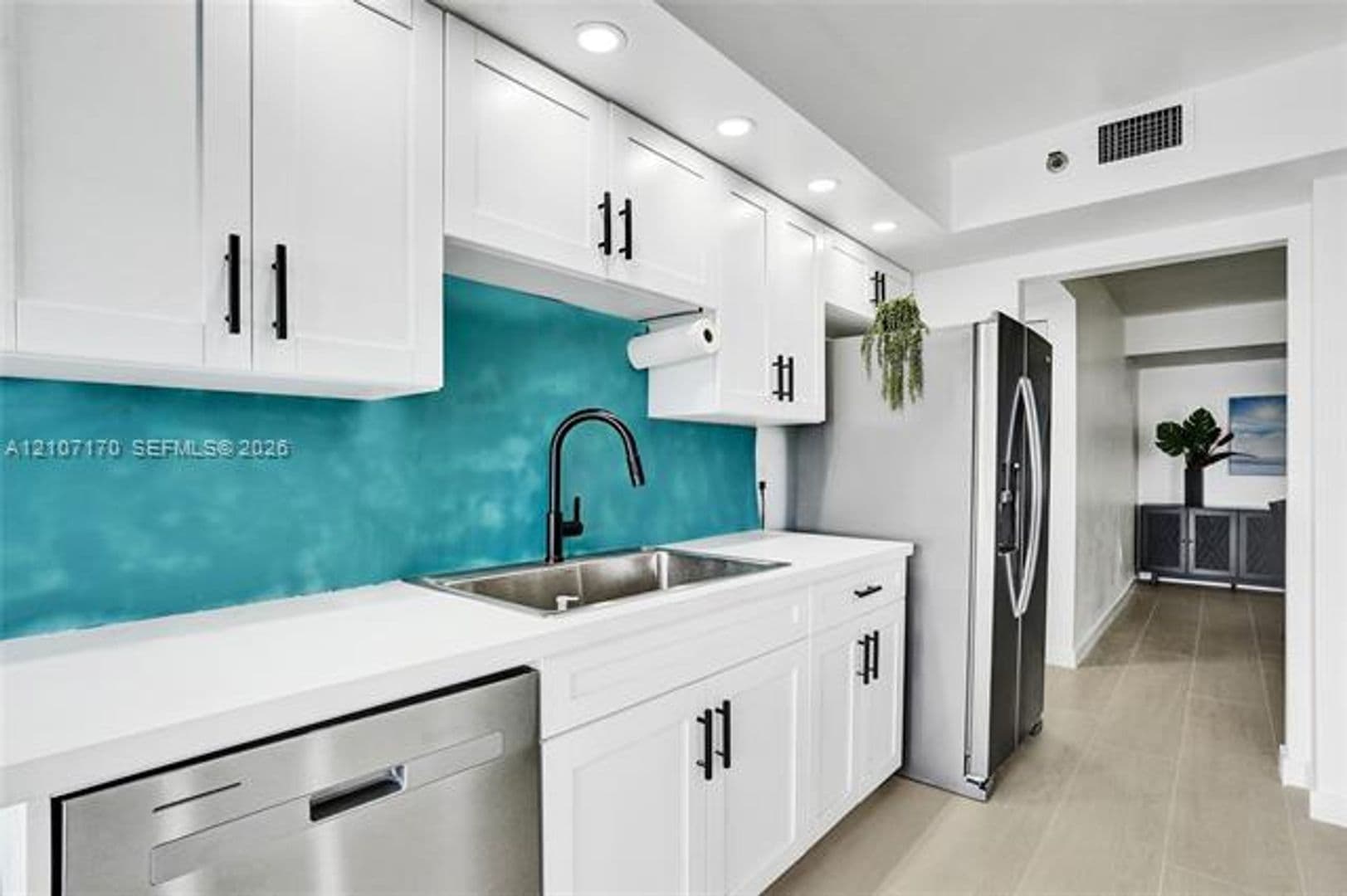 Hollywood Condo: 1201 S Ocean Dr cu-908S
