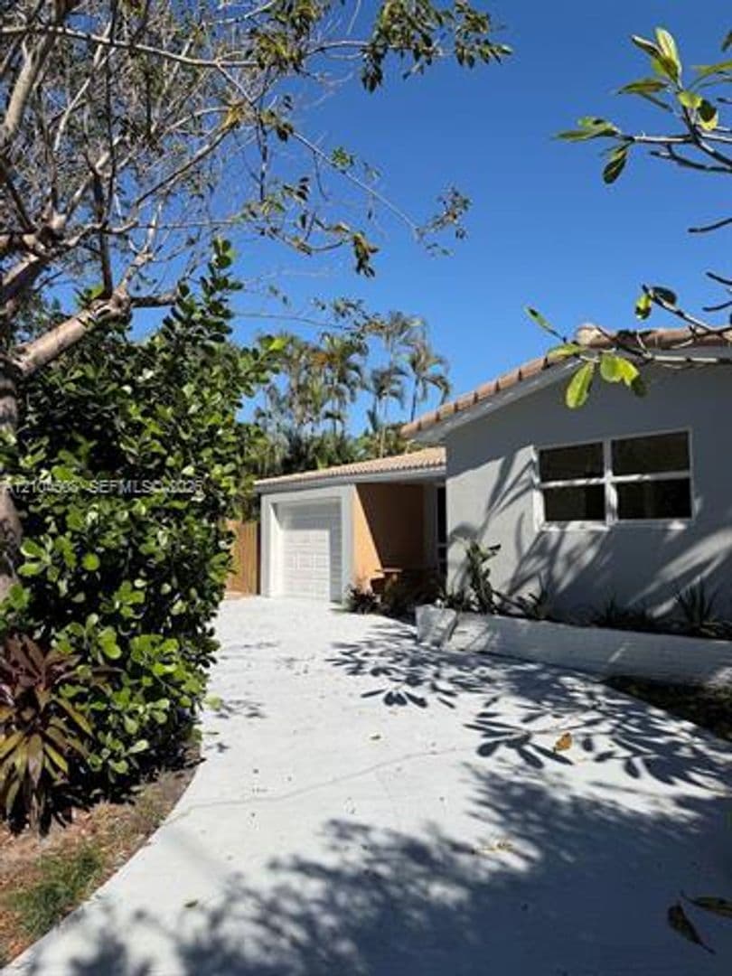 Hollywood House: 1811 N 40th Ave # 0