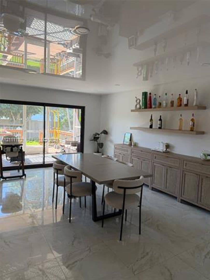 Hollywood Townhome: 5020 Sheridan St th 2