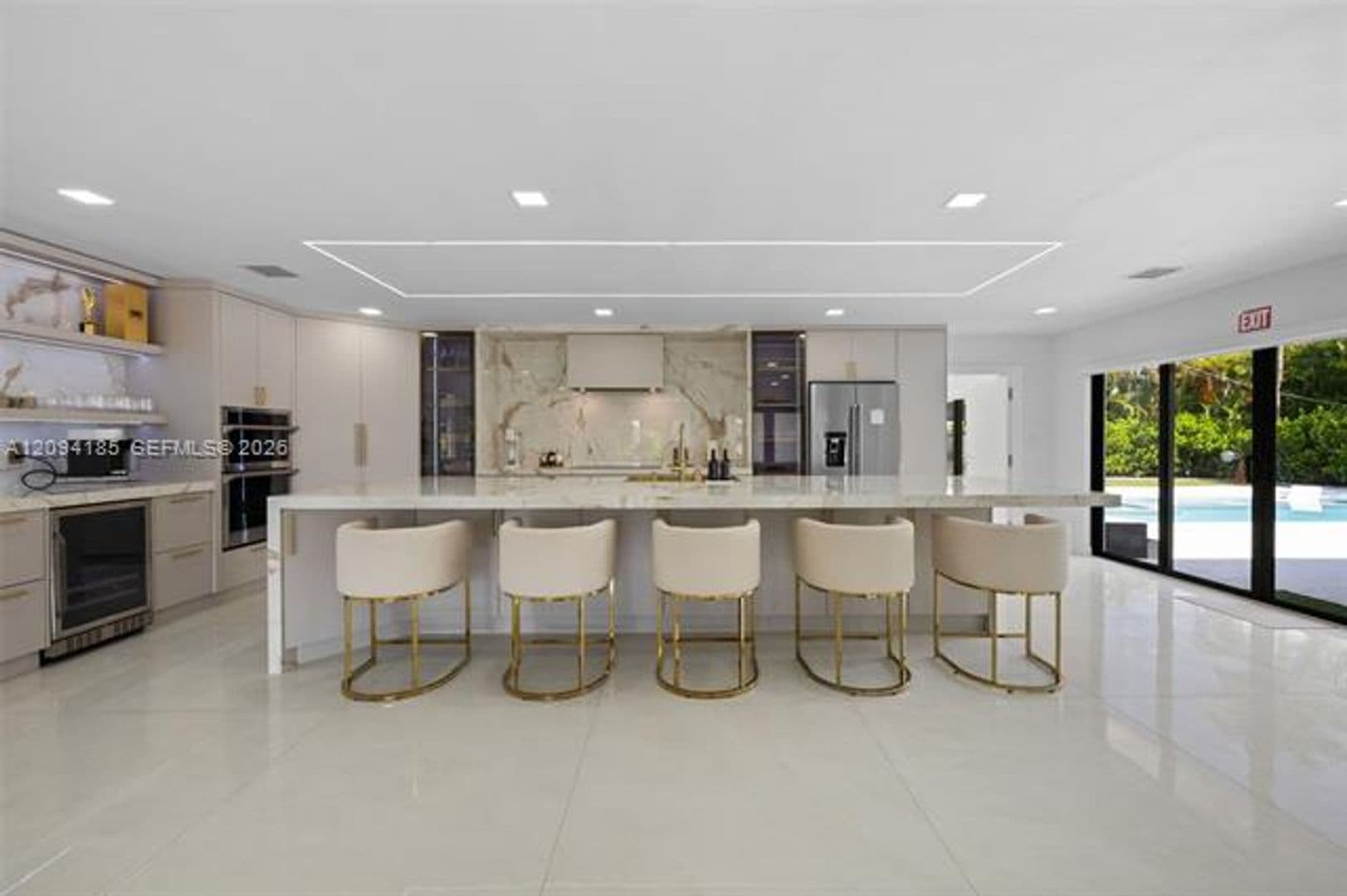 Hollywood House: 1117 Adams St # 1117