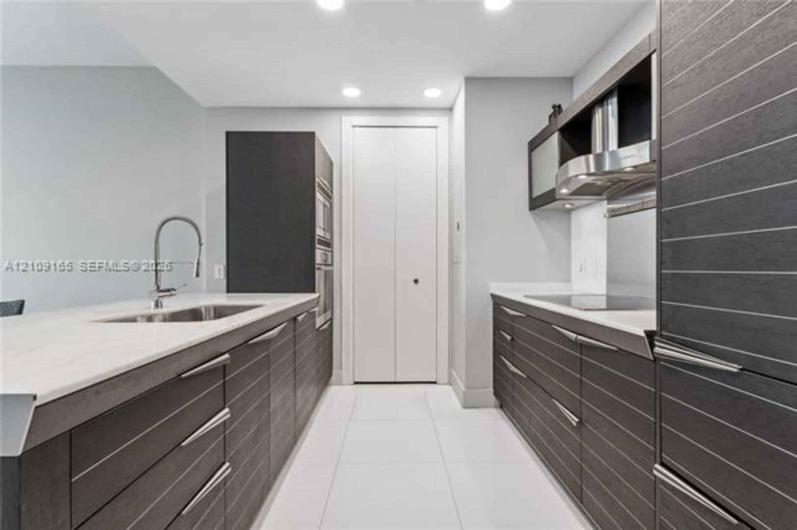 Miami Condo: 200 Biscayne Boulevard Way cu-4912