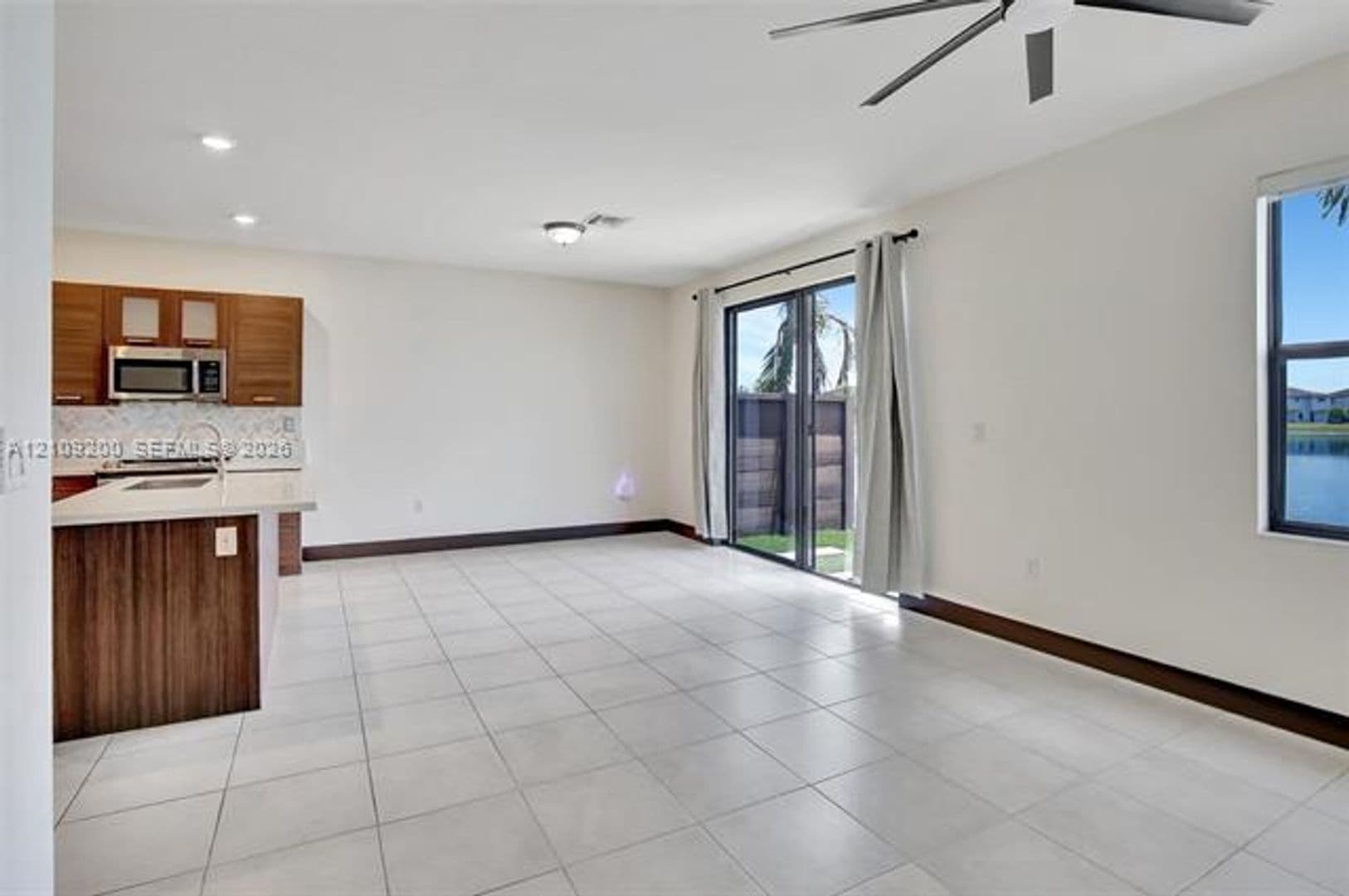 Miami Lakes Townhome: 16011 NW 91st Ct th 16011