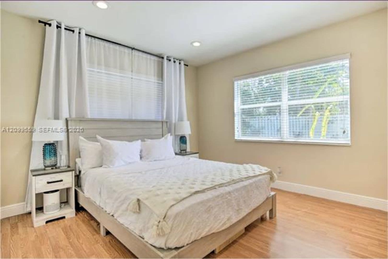 Wilton Manors House: 1909 NE 26th Dr # 0
