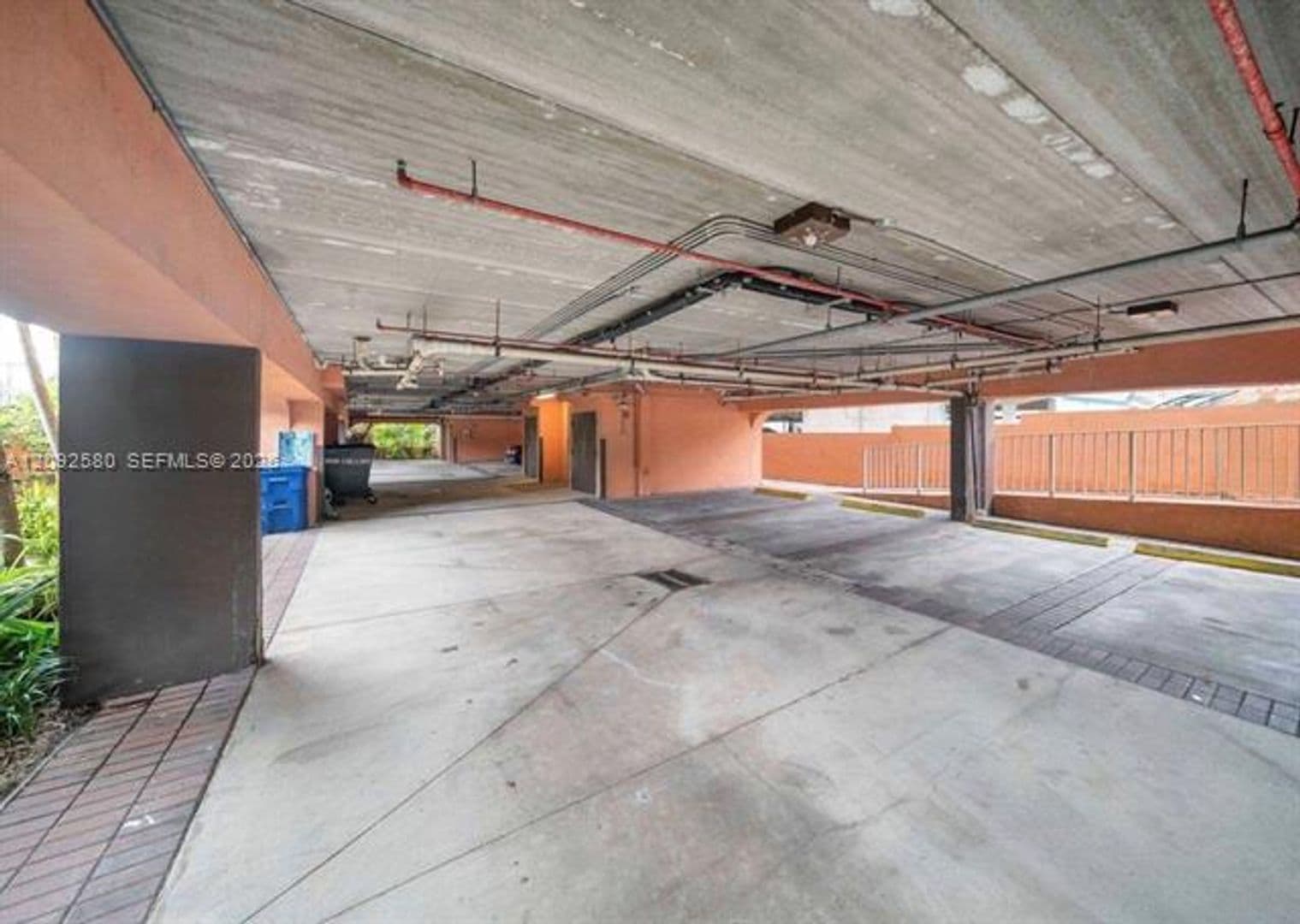 Surfside House: 9008 Collins Ave cu-402
