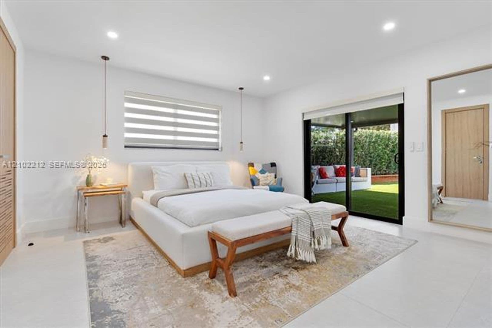 Hollywood House: 4000 N Circle Dr # 4000