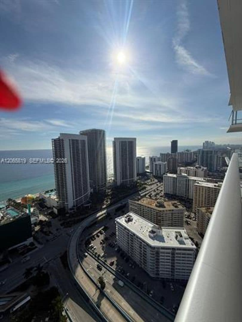 Hollywood Condo: 4010 S Ocean Dr cu-T3507