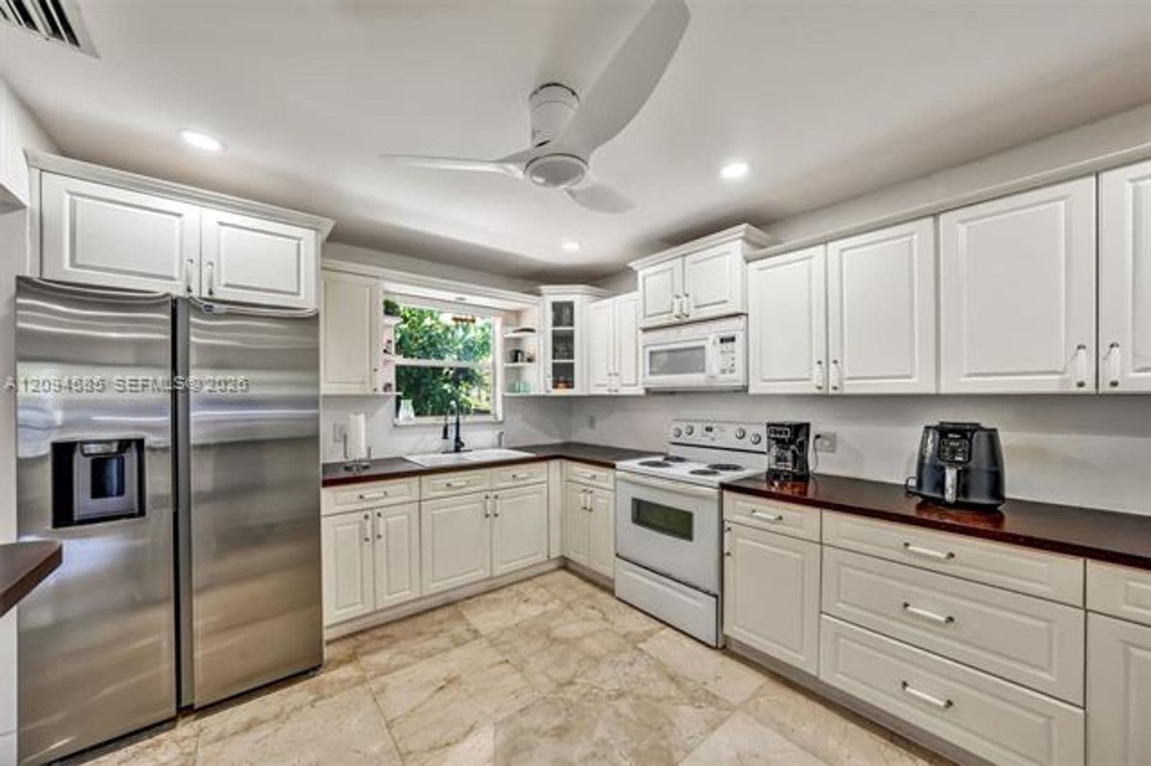 Hallandale Beach House: 814 NE 4th St # 0