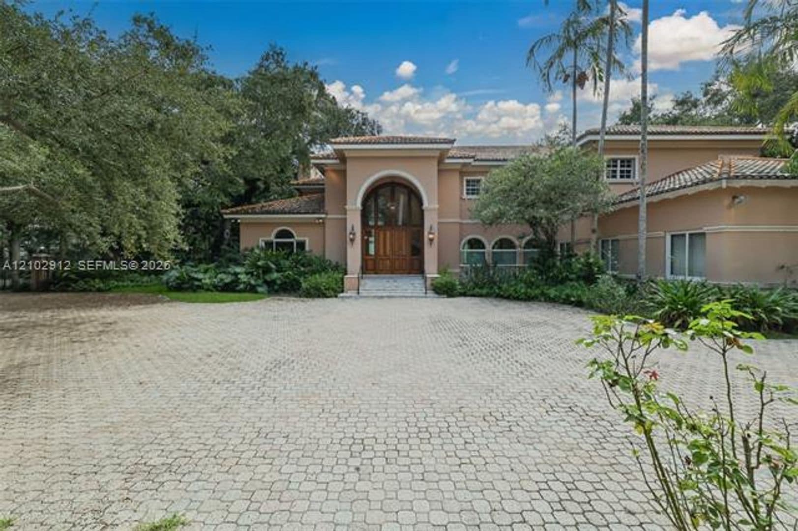 Coral Gables House: 11001 Old Cutler Rd # 11001