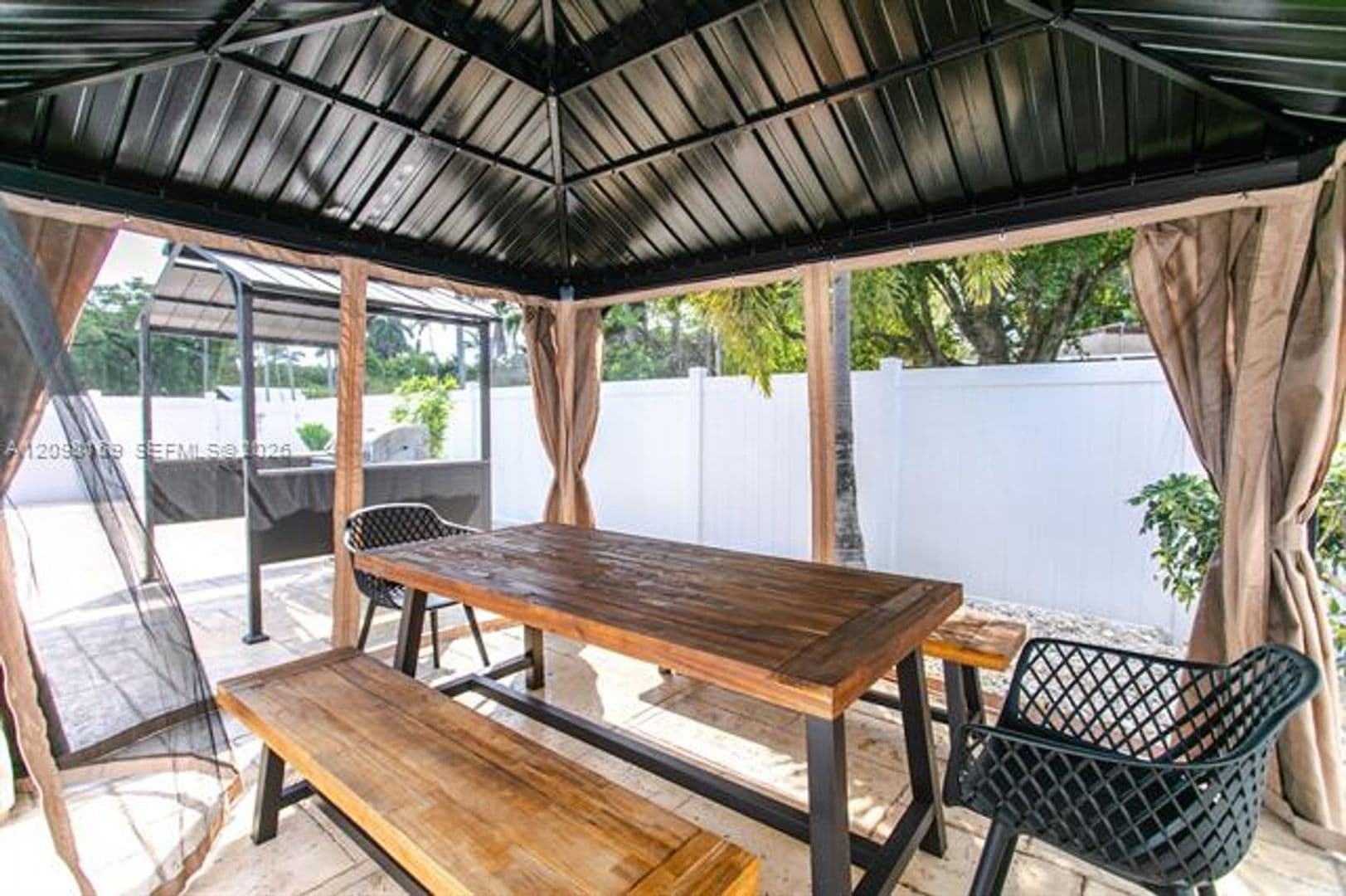 Hollywood House: 1254 Harrison St # 1254