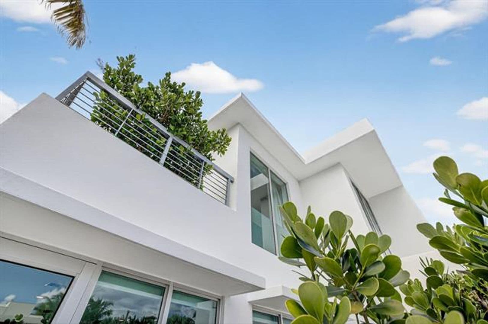 Fort Lauderdale House: 2401 N Atlantic Blvd # 2401