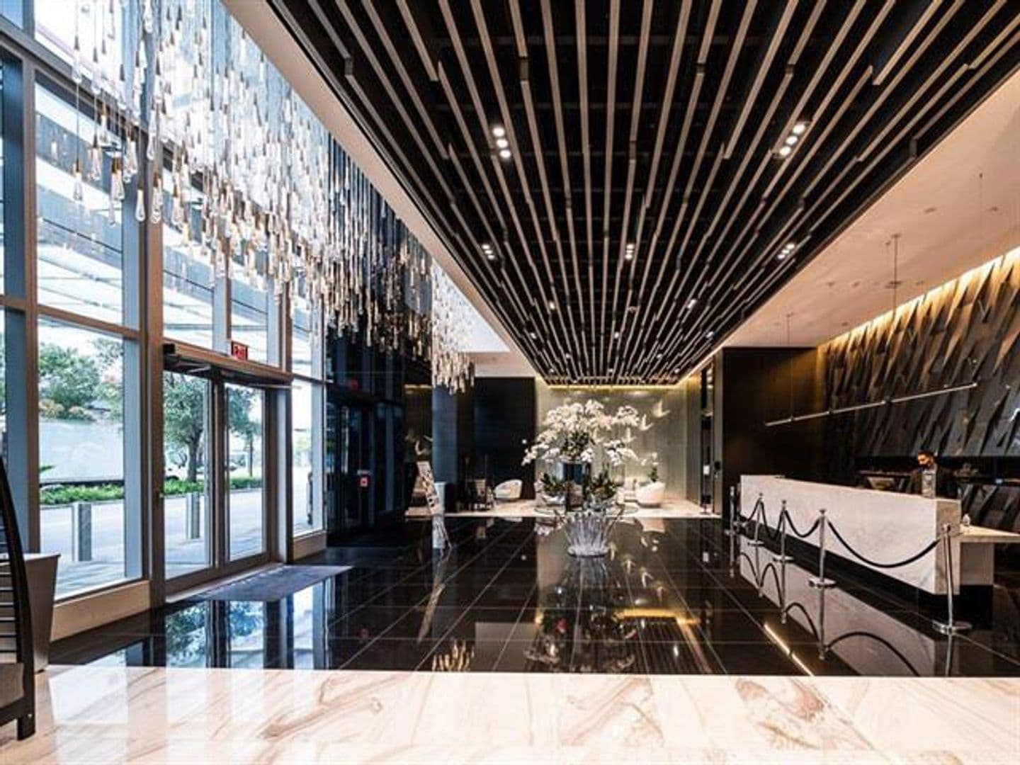 Miami Condo: 851 NE 1st Ave cu-2402