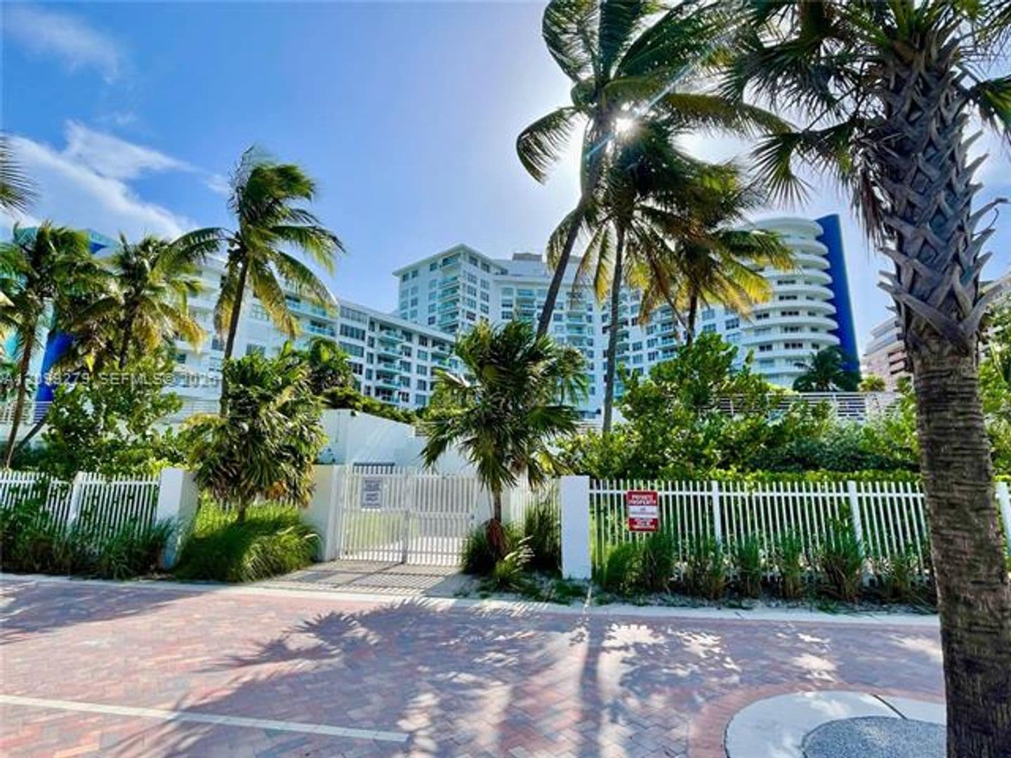 Miami Beach Condo: 5151 Collins Ave cu-921