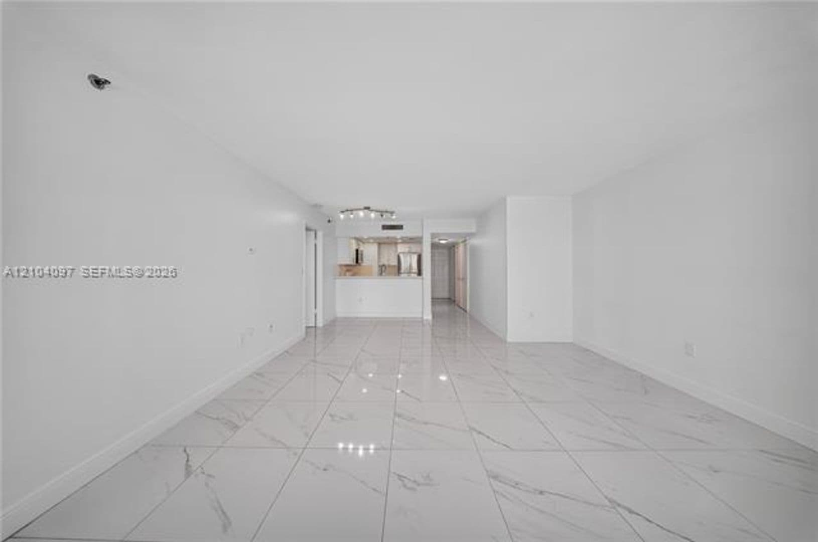 Miami Condo: 540 Brickell Key Dr cu-916