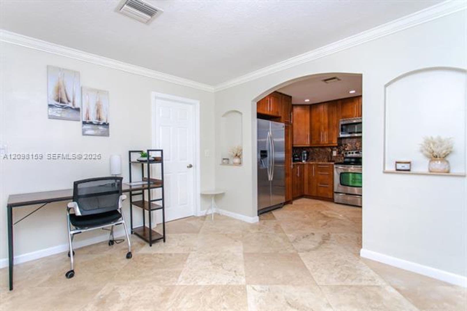 Hollywood House: 1254 Harrison St # 1254