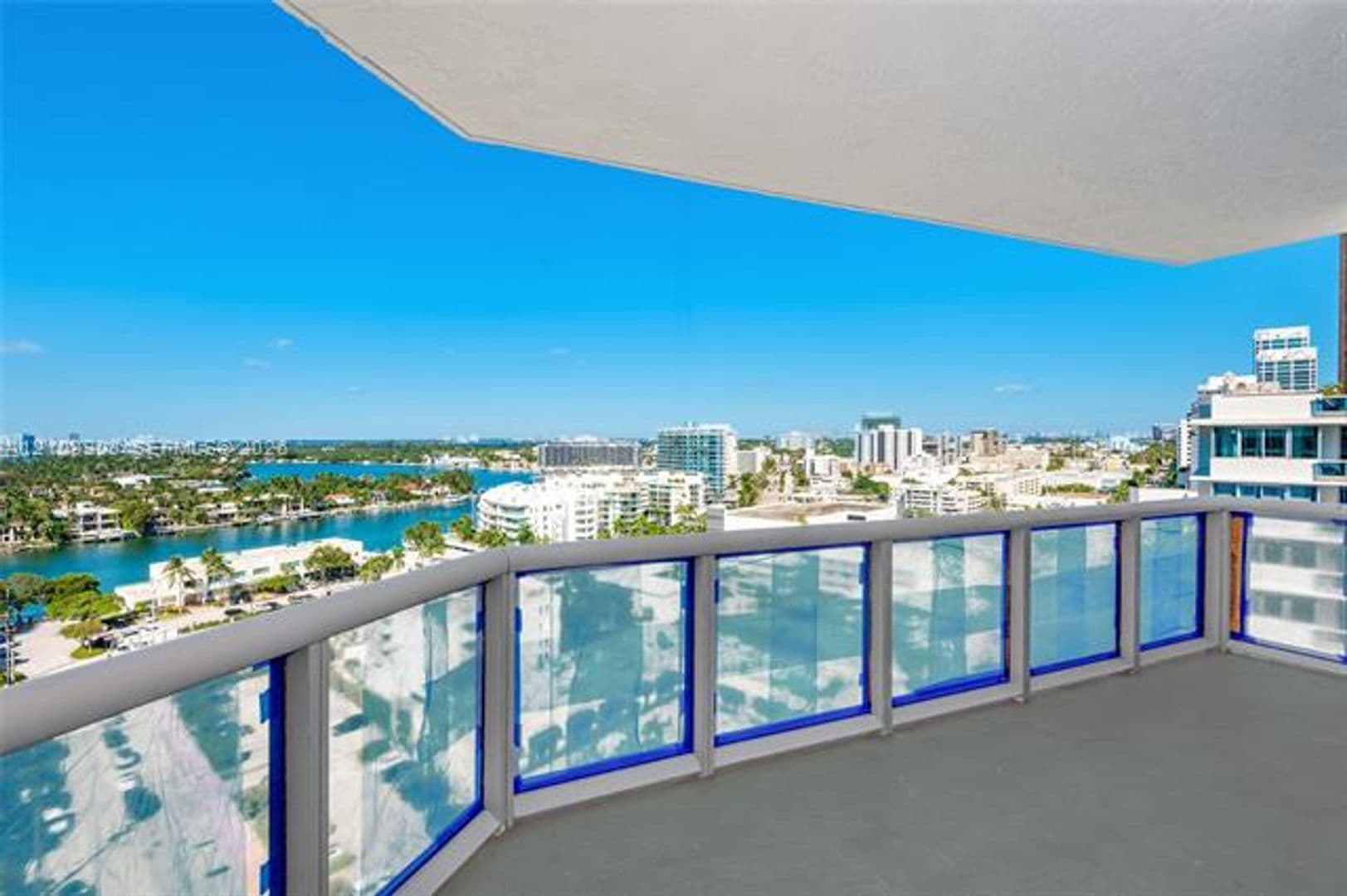 Miami Beach Condo: 6515 Collins Ave cu-1509