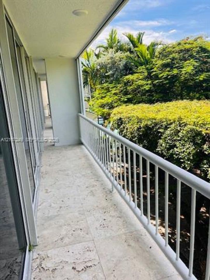 Key Biscayne House: 241 Harbor Dr # 241