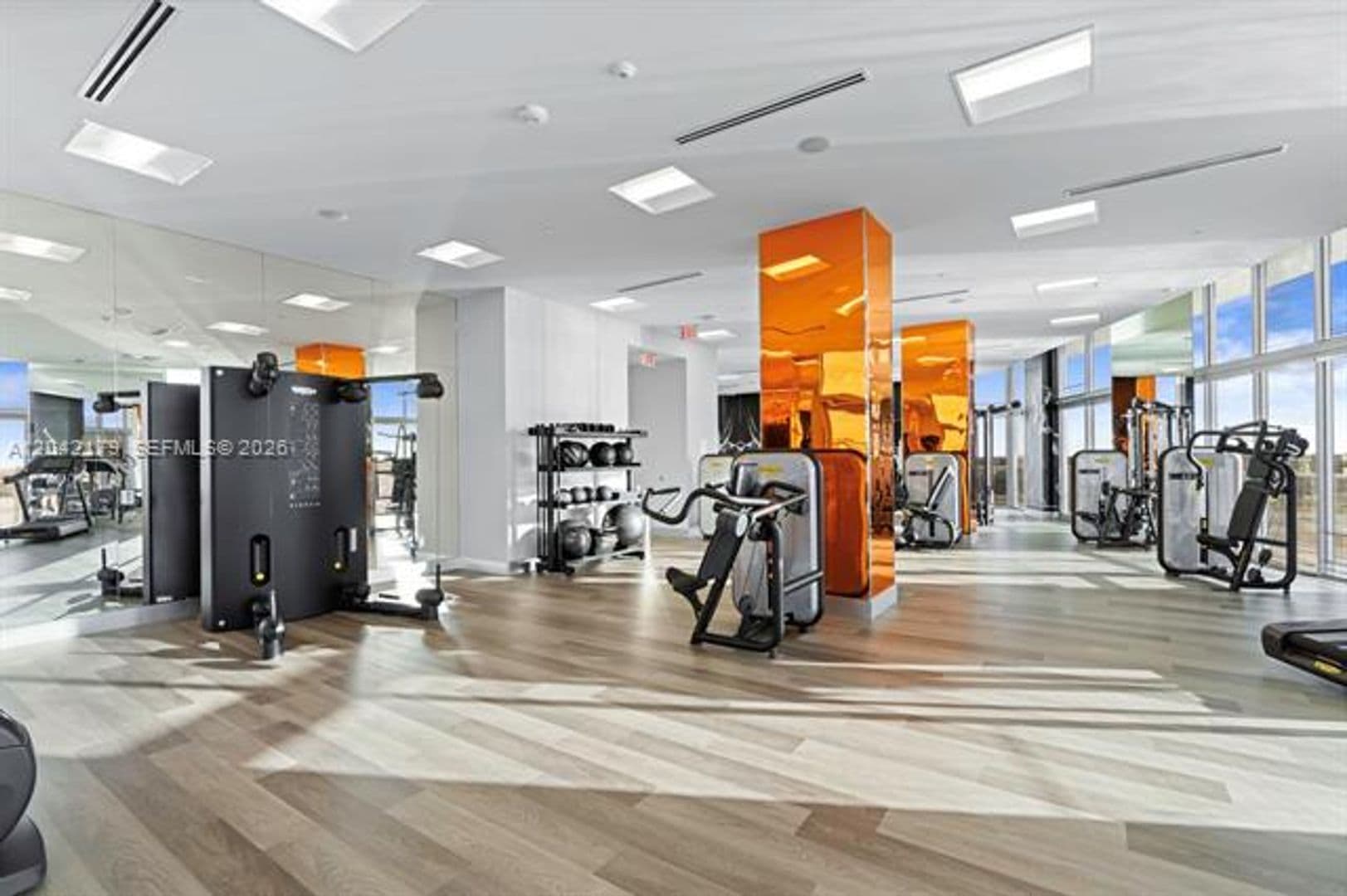 Sunrise Condo: 2000 Metropica Way cu-616