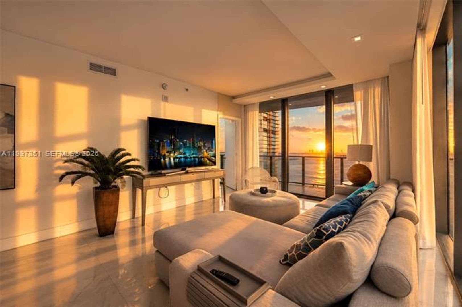 Miami Condo: 460 NE 28th St cu-2908
