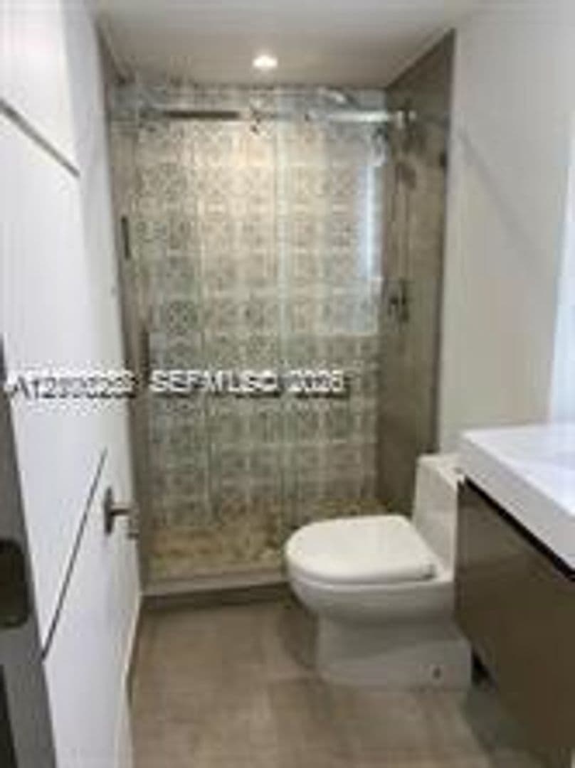 Hollywood Condo: 2201 S Ocean Dr cu-1507