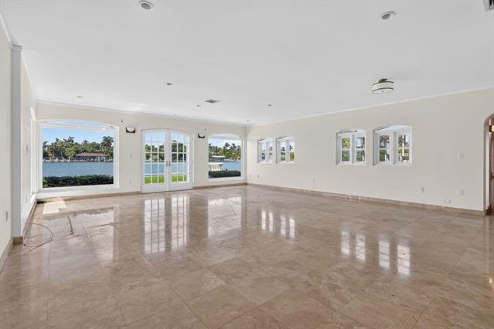 North Bay Village House: 7500 W Treasure Dr # 7500