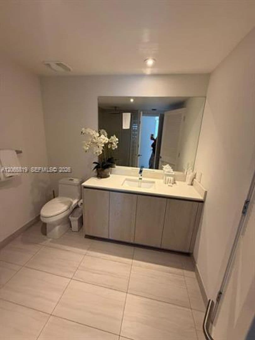Hollywood Condo: 4010 S Ocean Dr cu-T3507