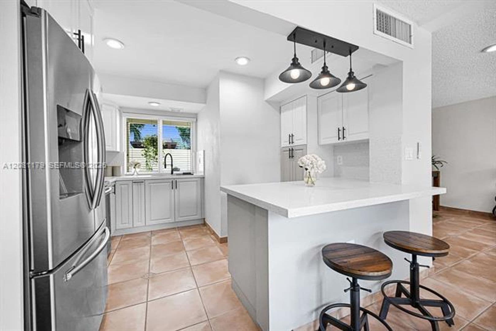 Miami Townhome: 9133 Fontainebleau Blvd th 5