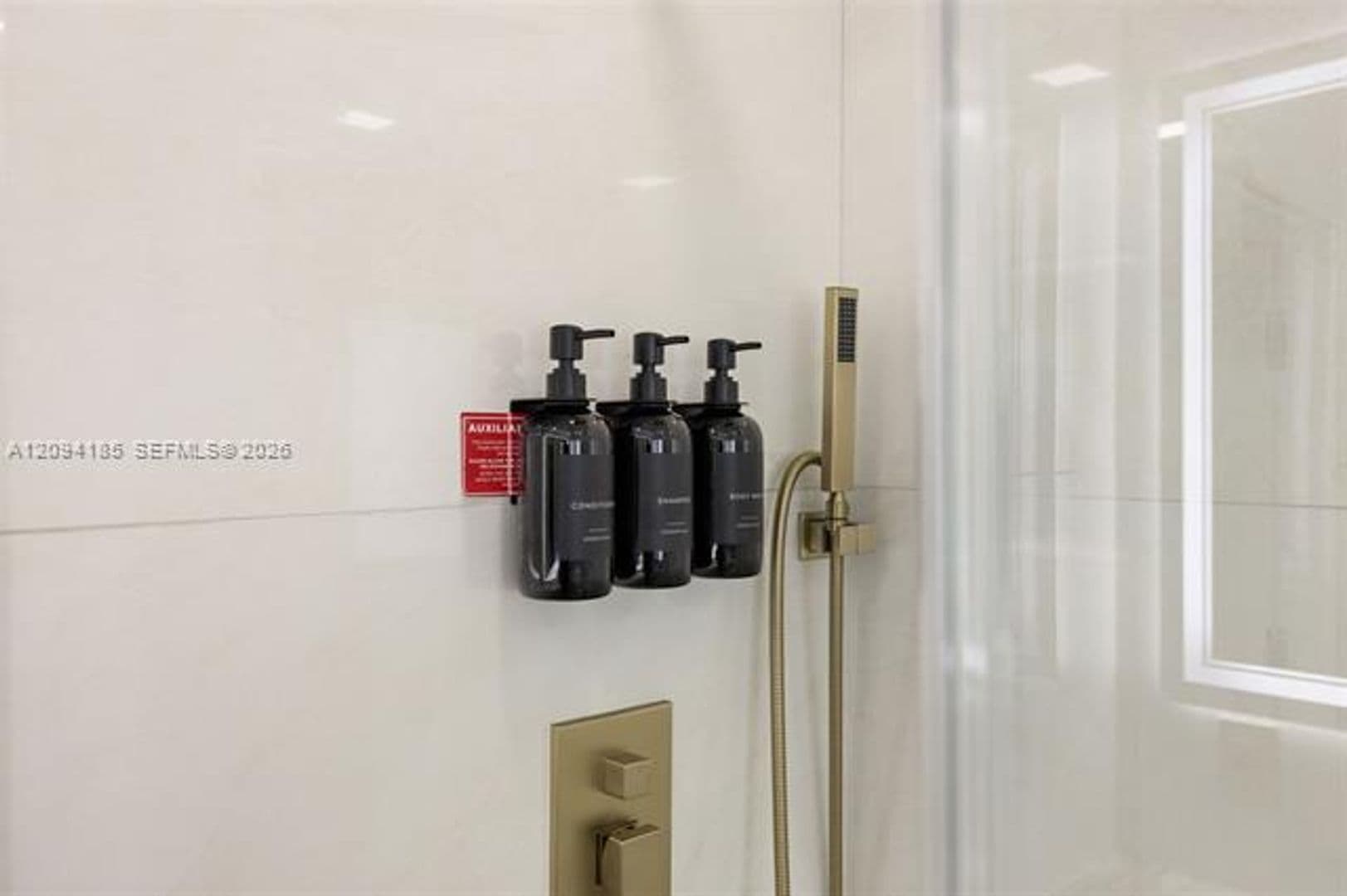 Hollywood House: 1117 Adams St # 1117