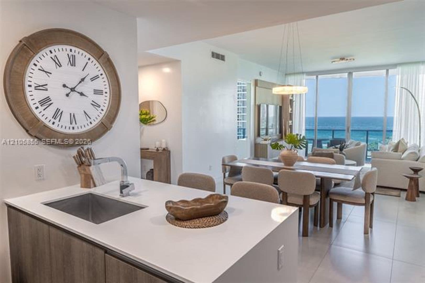 Sunny Isles Beach Condo: 17550 Collins Ave cu-703