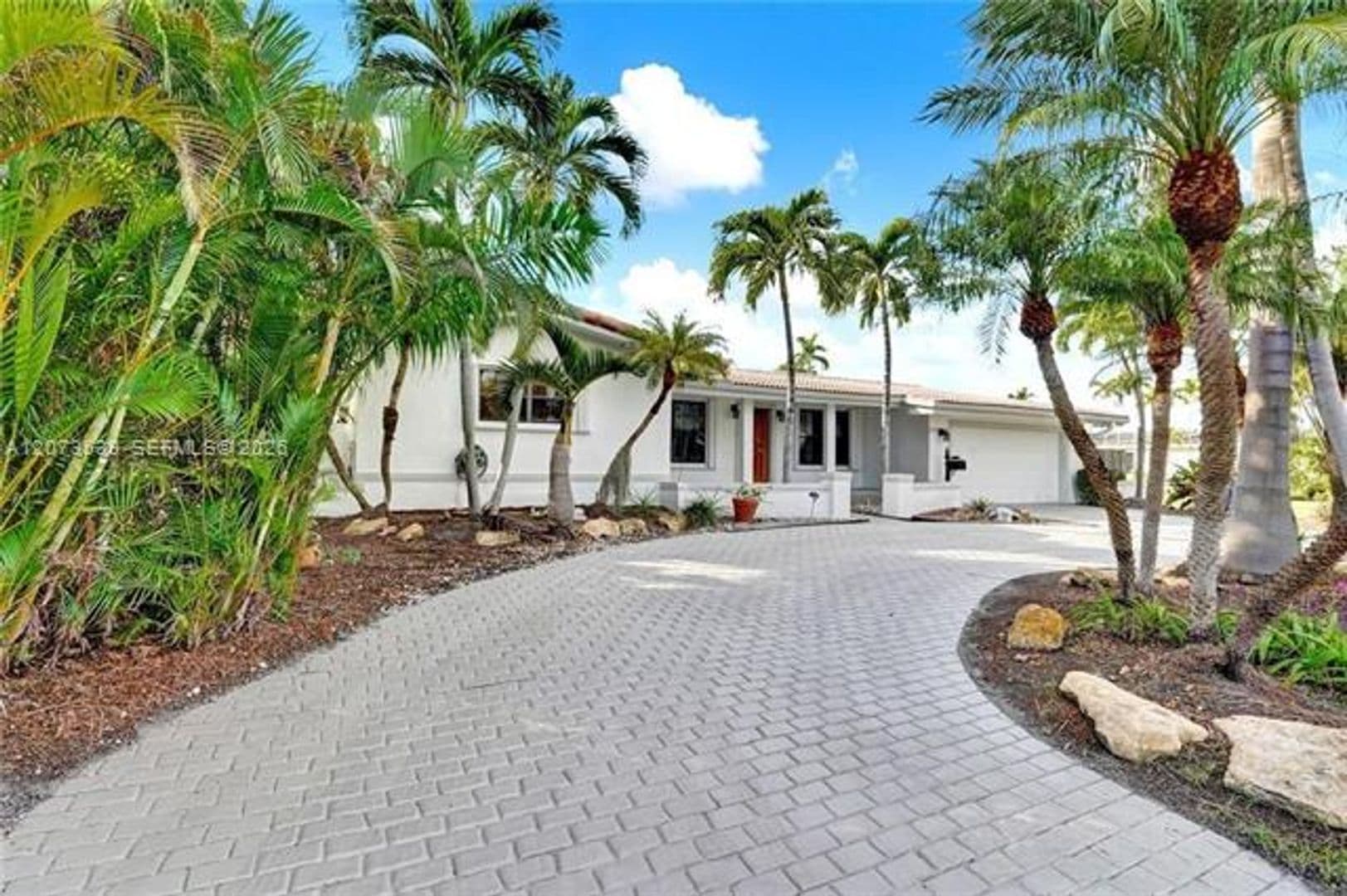 Hallandale Beach House: 612 Hibiscus Dr # 612