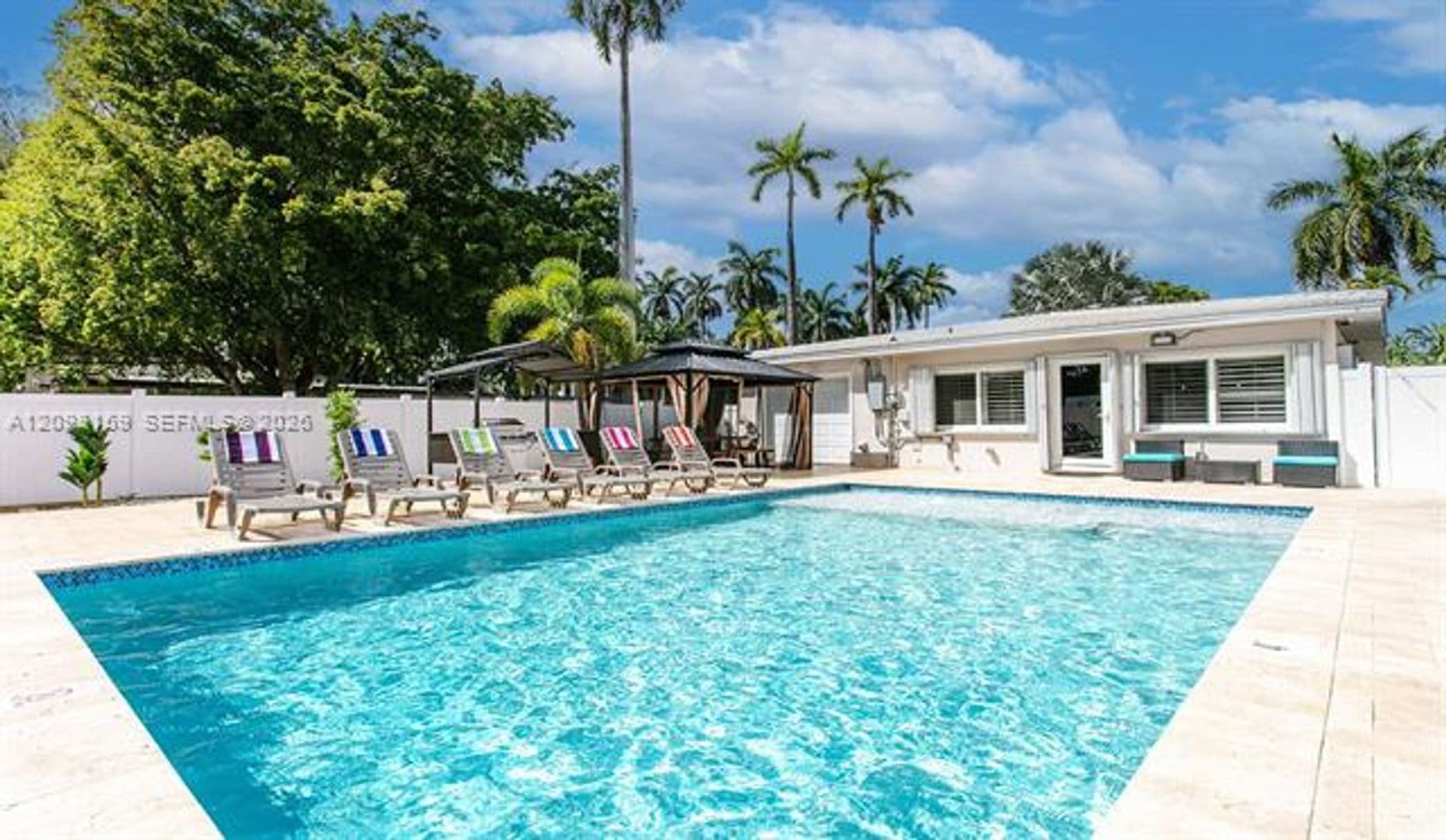 Hollywood House: 1254 Harrison St # 1254