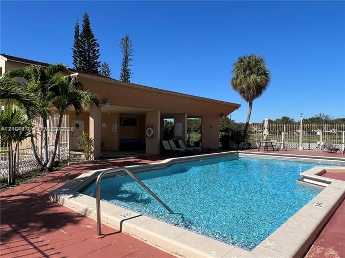 Miami Condo: 341 W Park Dr cu-106-15