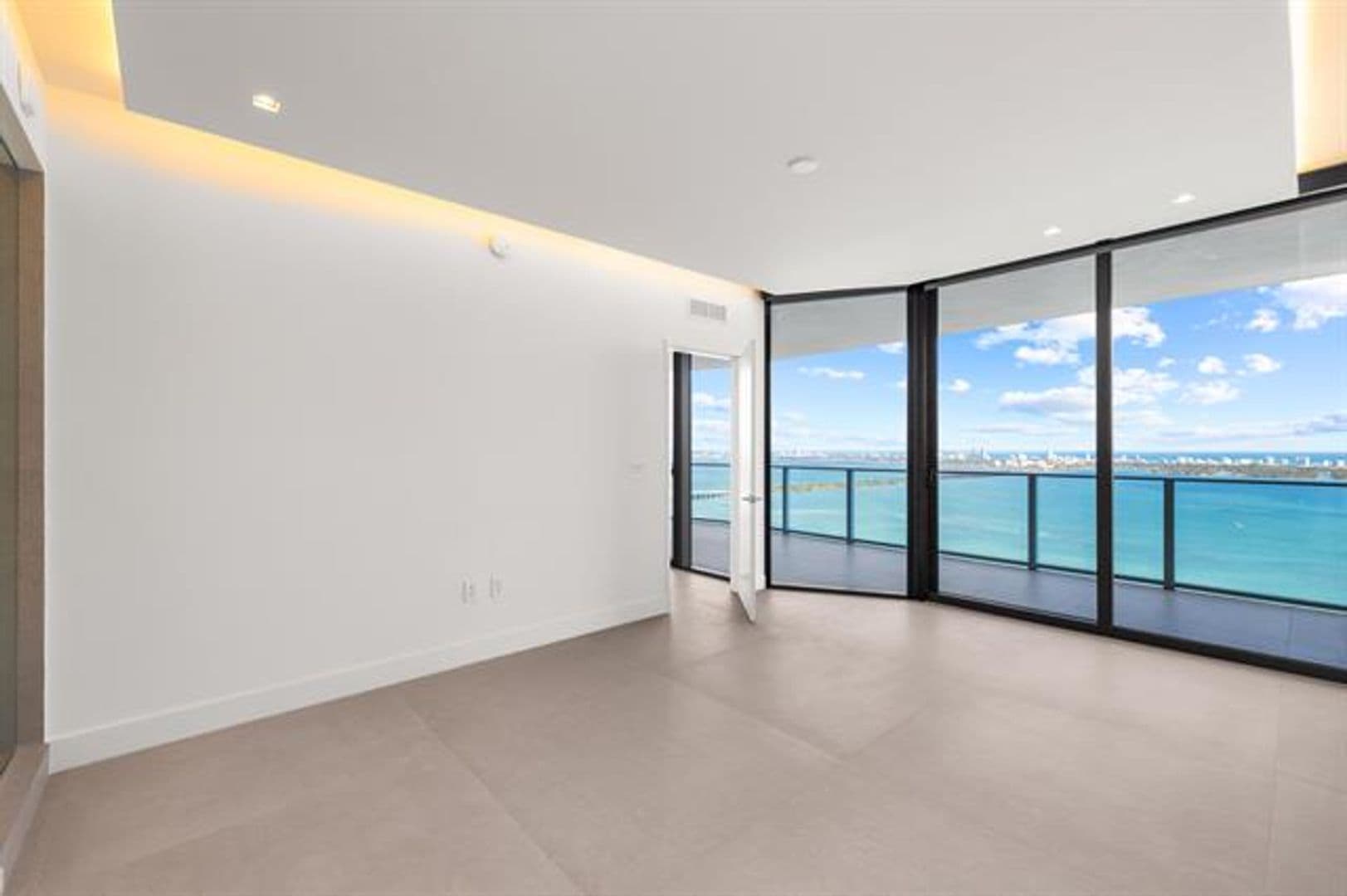 Miami Condo: 700 NE 24th St cu-4601