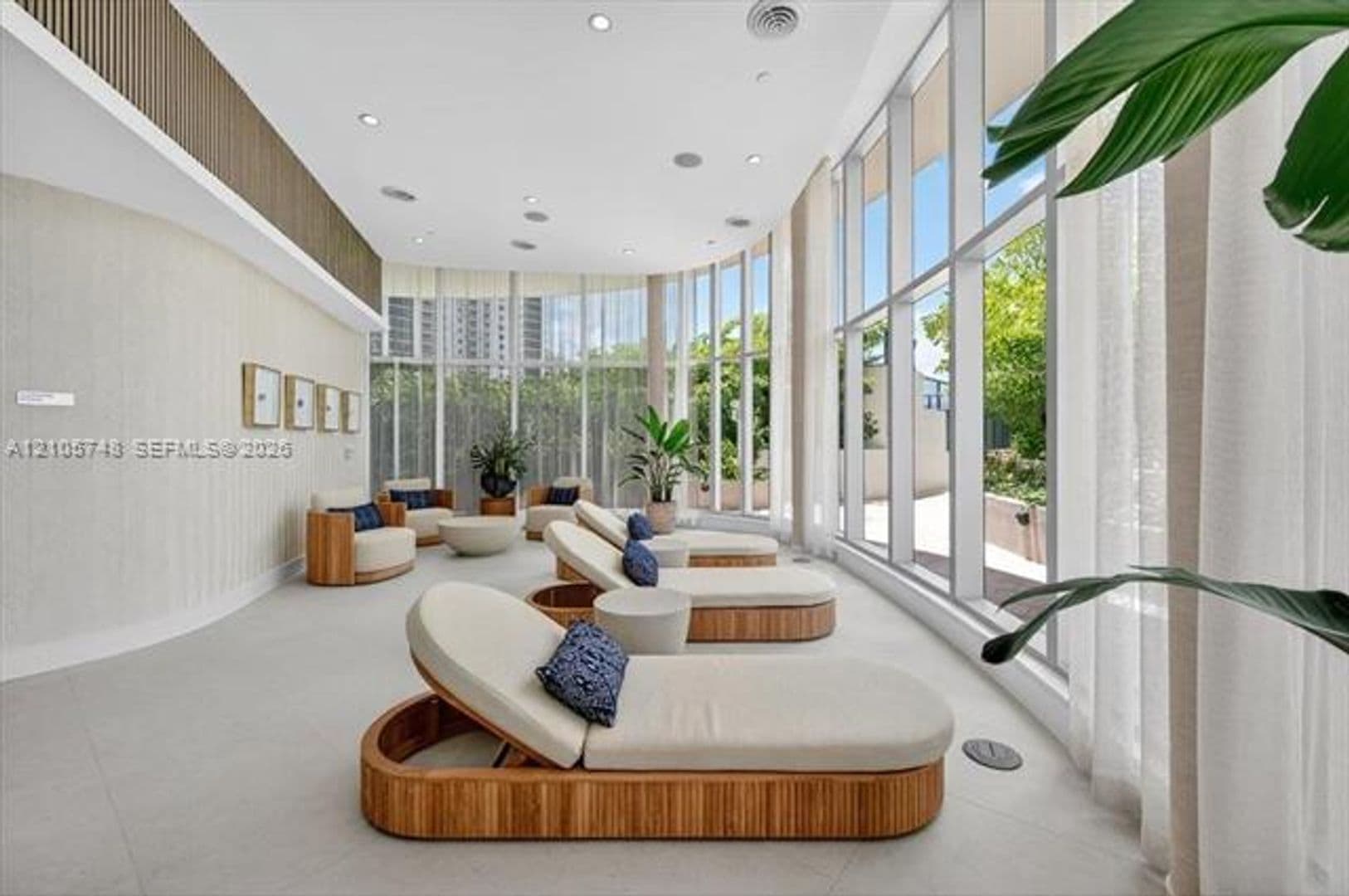 Miami Condo: 725 NE 24 cu-5401