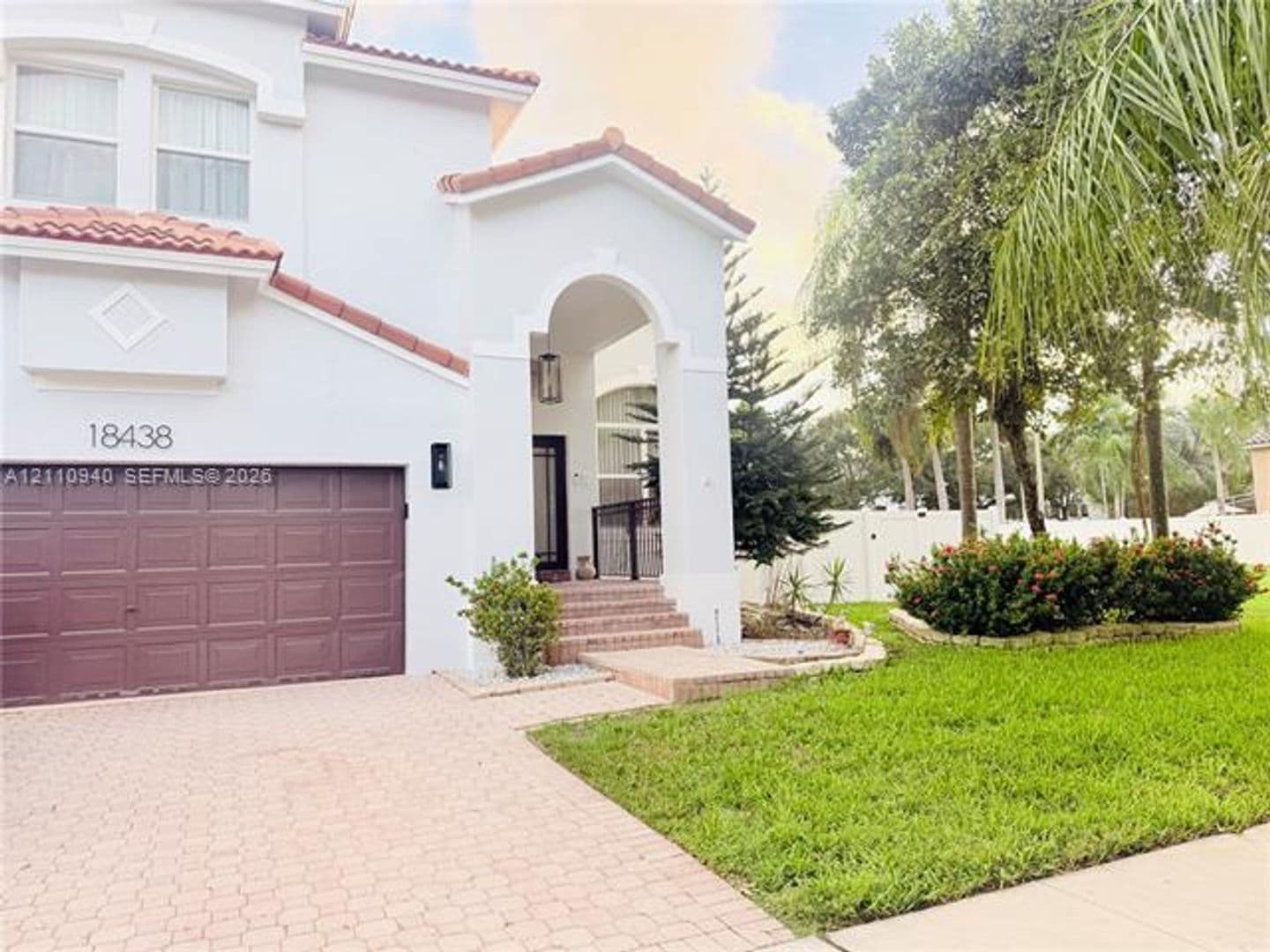Pembroke Pines House: 18438 NW 9th St # 0