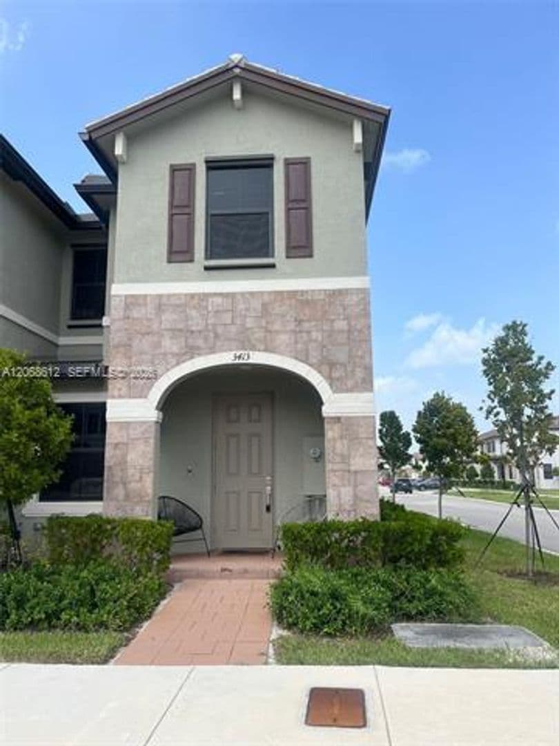 Hialeah Townhome: 3413 W 113th St th 3413