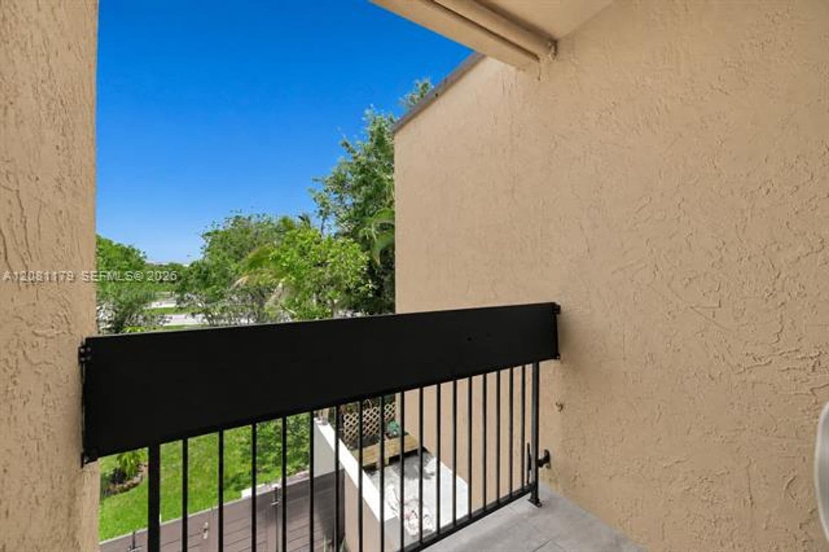 Miami Townhome: 9133 Fontainebleau Blvd th 5