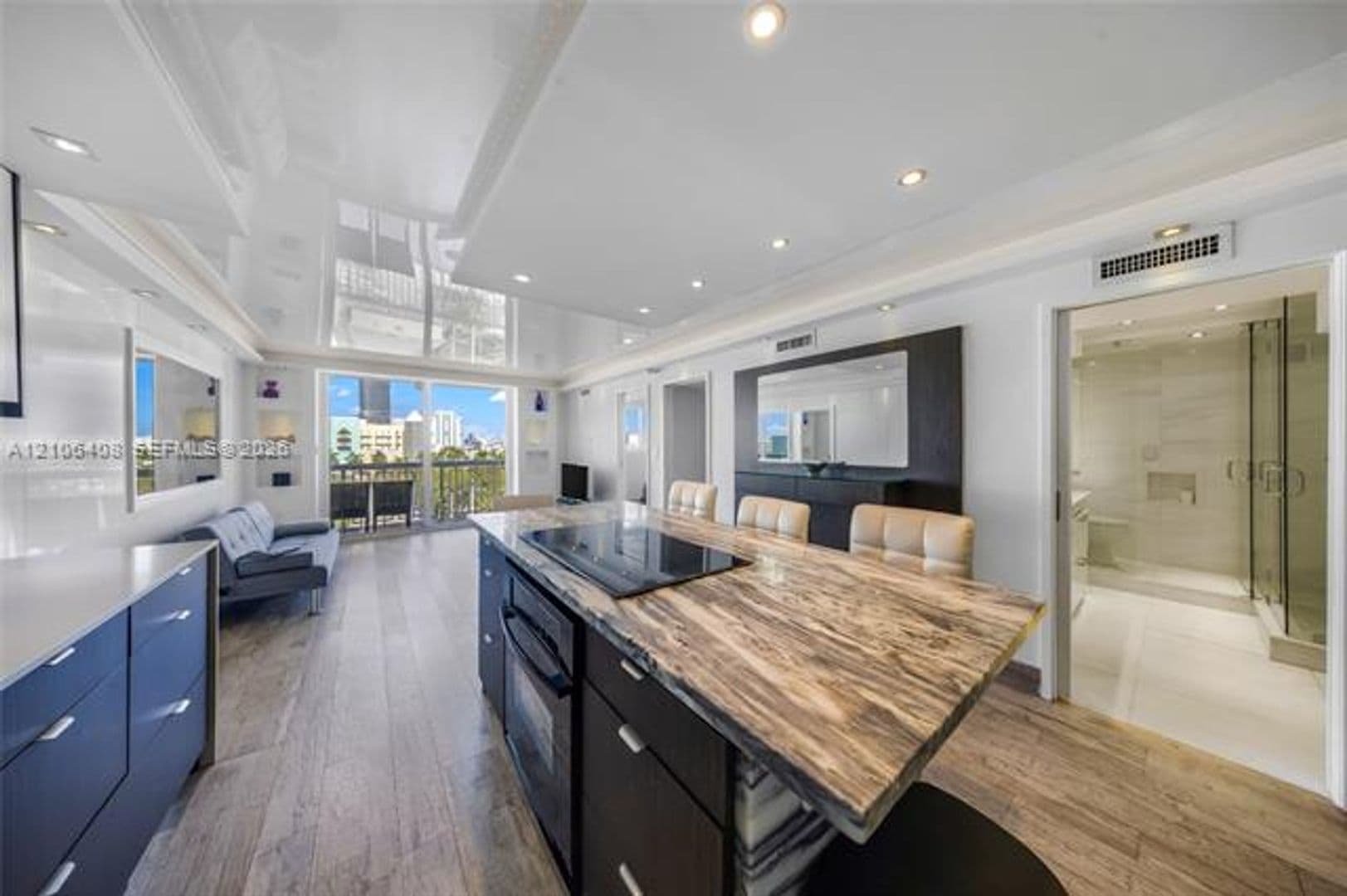 Miami Beach Condo: 401 Ocean Dr cu-801