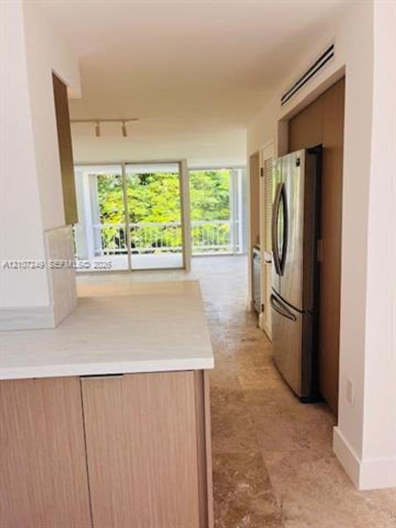 Key Biscayne House: 241 Harbor Dr # 241