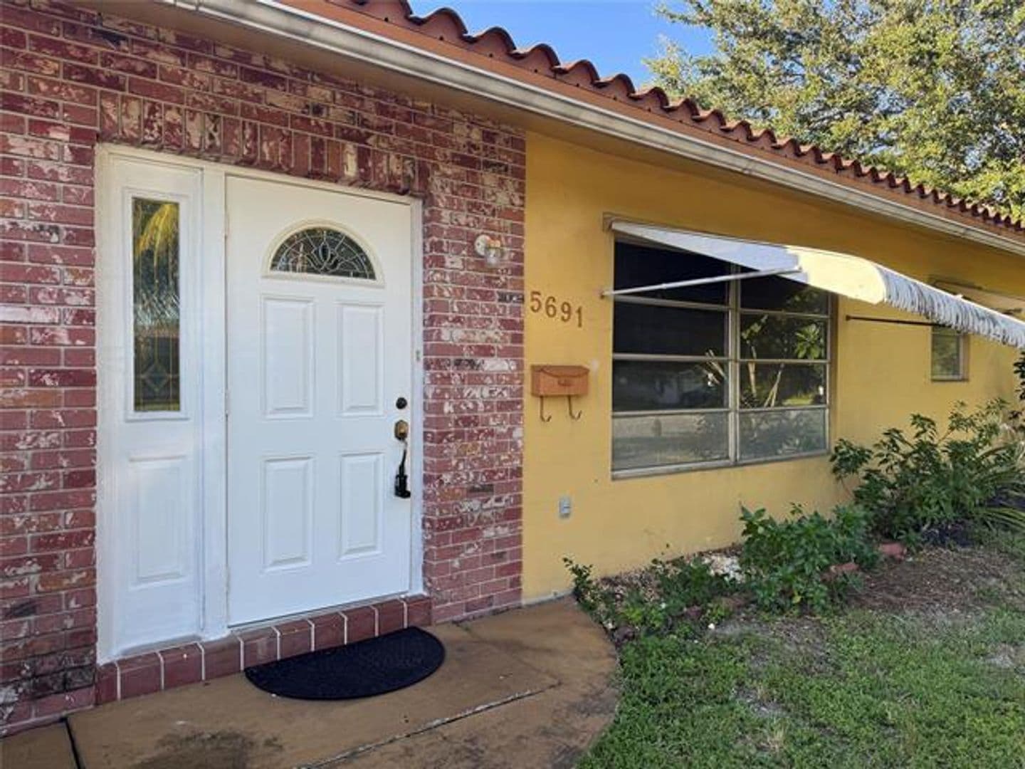 Plantation House: 5691 SW 1st St # 5691