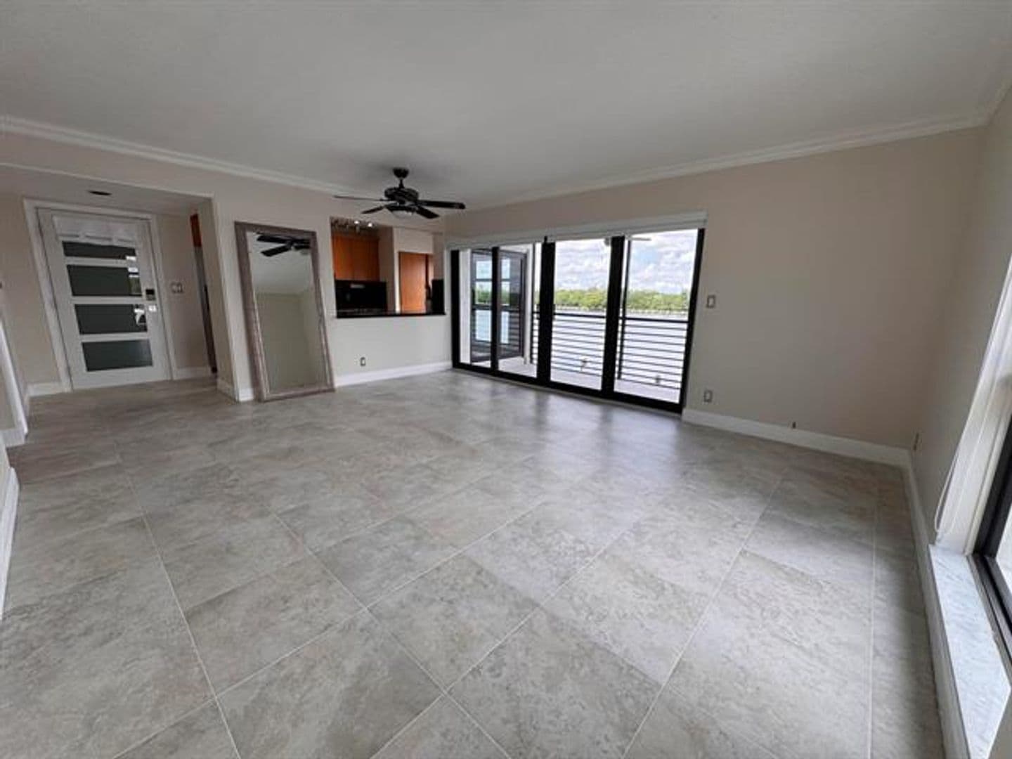 Hollywood Condo: 3200 N Ocean Dr cu-206