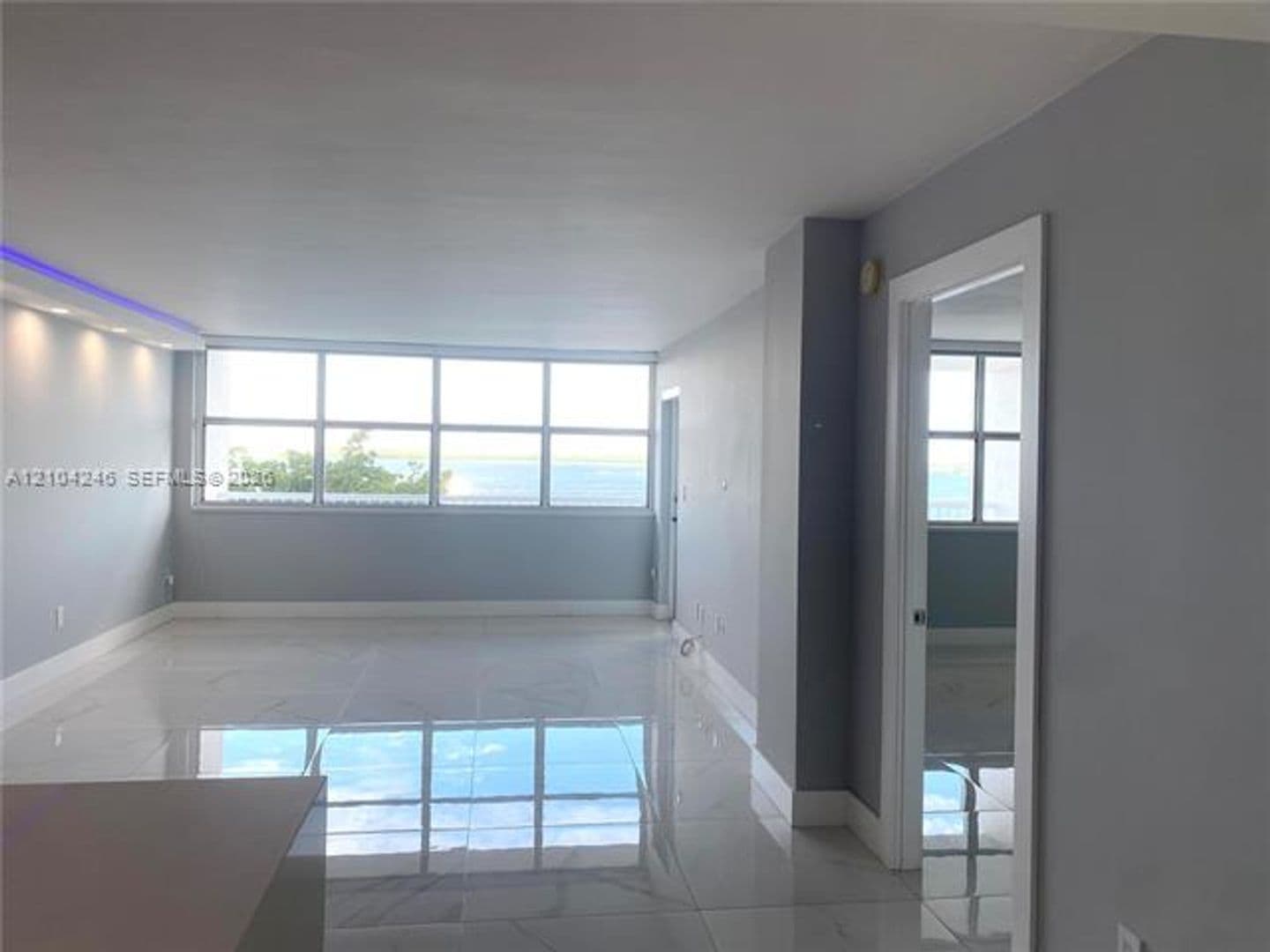Miami Condo: 1420 Brickell Bay Dr cu-702E
