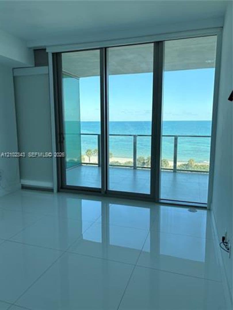 Key Biscayne Condo: 350 Ocean Dr cu-704N