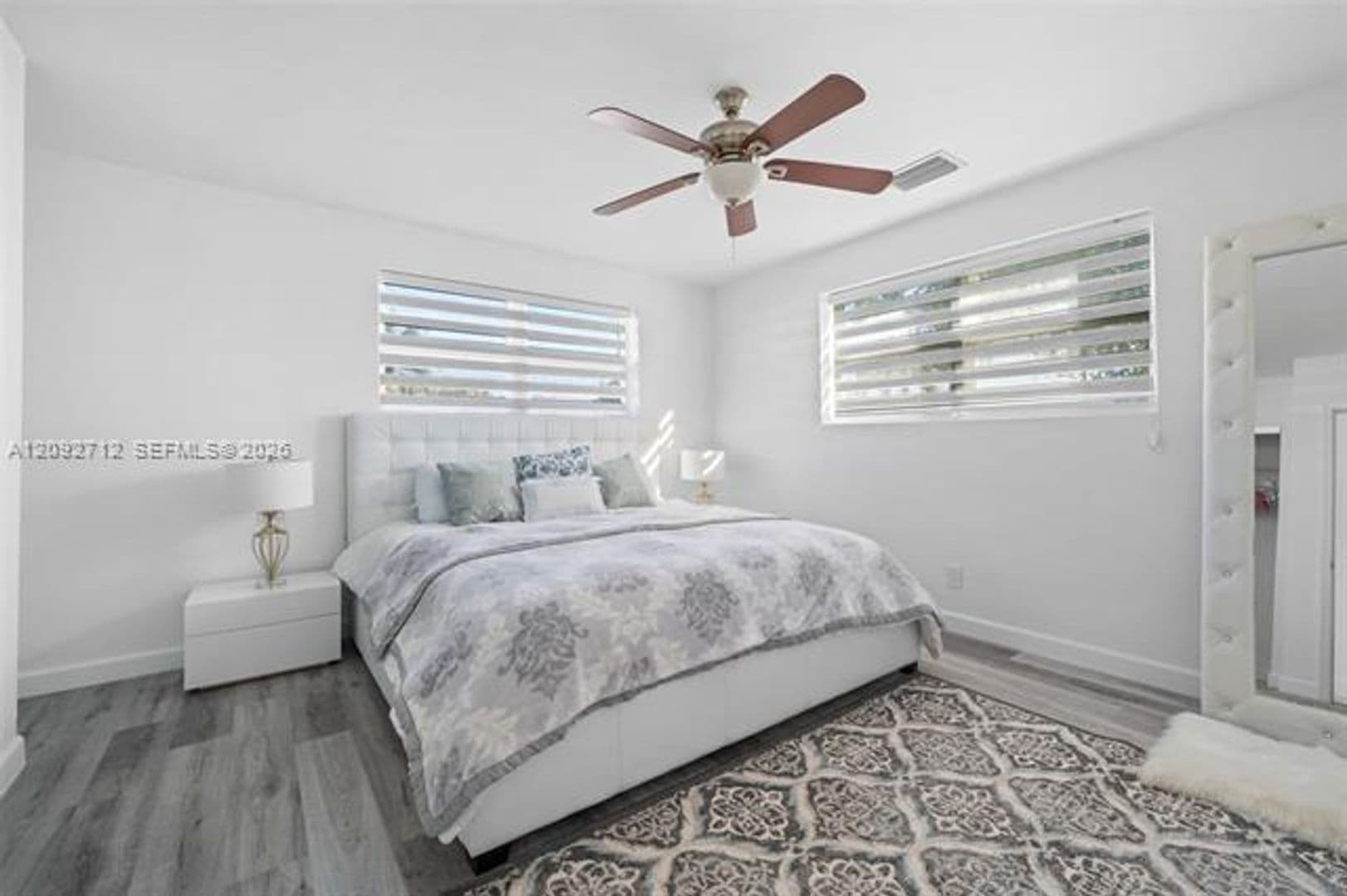 Hollywood House: 2819 Cleveland St # 2819