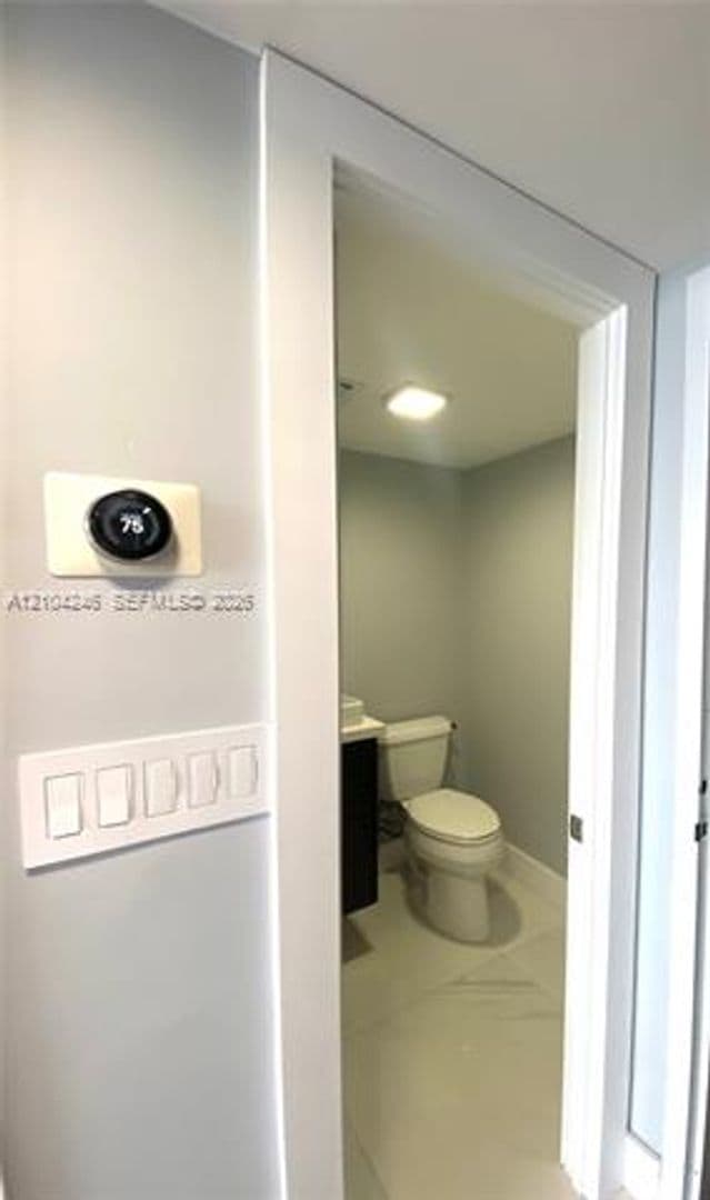 Miami Condo: 1420 Brickell Bay Dr cu-702E