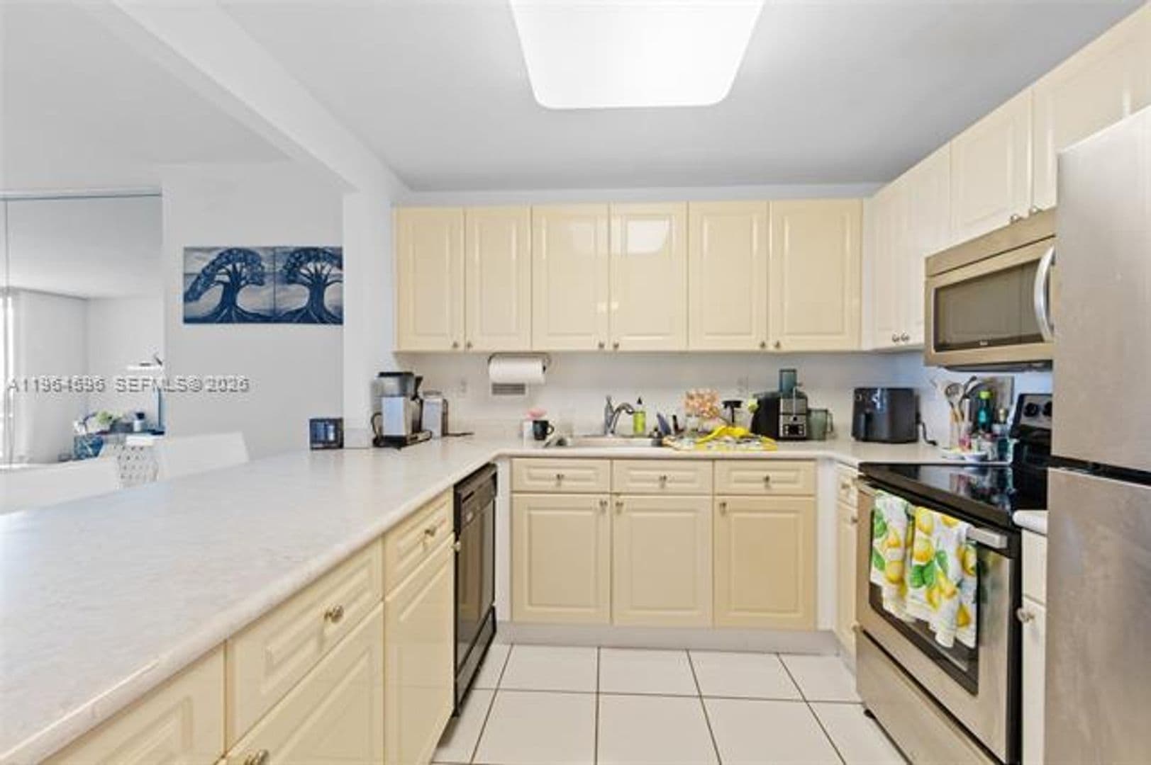 Miami Beach Condo: 2301 Collins Ave cu-504