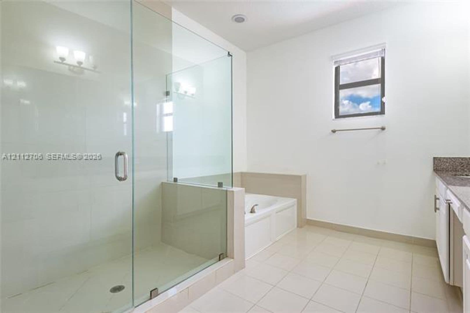 Miami House: 804 NE 191st St # 804