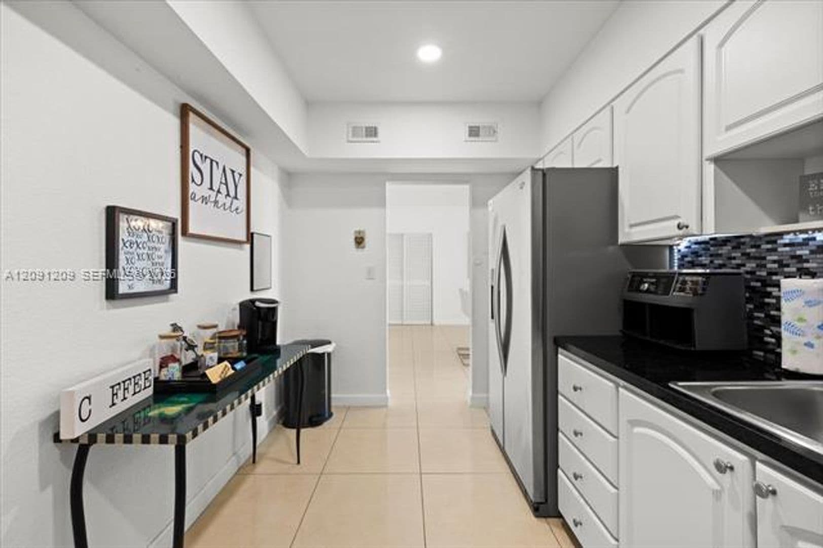 Hollywood Condo: 4001 S Ocean Dr cu-10R