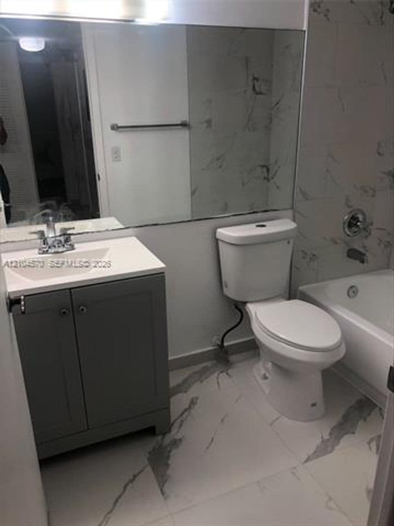Miami Condo: 341 W Park Dr cu-106-15